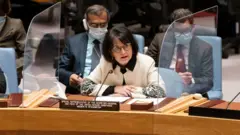 دیبورا لاینز