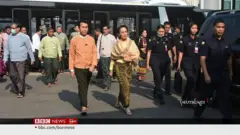 ဒေါ်အောင်ဆန်းစုကြည်အမှု အမိန့်ချမယ့်နေ့ ရွှေ့ဆိုင်းလိုက်