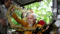 Rambut Chien yang selalu dibiarkan sejak keluar dari kelas tiga SD.