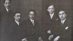 Берлинда ўқиётган ўзбек талабалари, Берлин, 1927 йил (Ўртада Абдуваҳҳоб Муродий)