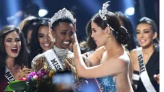 Zozibini Tunzi muda mfupi aliposhinda taji la malkia wa Universe