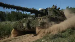 самоходка бундесвера "Panzerhaubitze 2000" на учениях в Литве в 2018 году