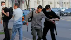 Задержания у магазина