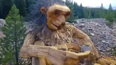 Skulptura trola