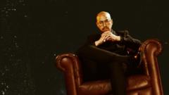 komika-pandji-pragiwaksono-dilaporkan-apakah-kritik-lewat-komedi-akan-rentan-dipidanakan