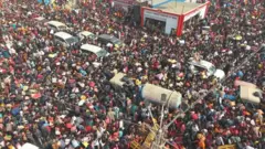 मौनी अमावस्येच्या दिवशी आणखी दोन ठिकाणी चेंगराचेंगरी झाल्याचे पुरावे बीबीसीला मिळाले आहेत.
