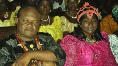 Igwe Sunday Orji na Nwunye ya
