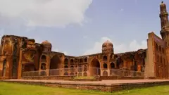 మహమూద్ గవాన్ మదరసా