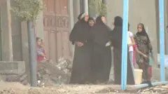 مجموعة من نساء القرية