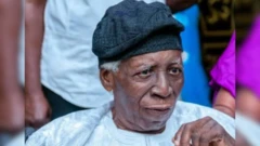 Omololu Olunloyo