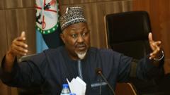 Dalilan da suka sa Ministan tsaron Najeriya ya ajiye aiki