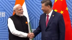 नरेंद्र मोदी आणि शी जीनपिंग 