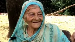 ਸੁਦਰਸ਼ਨਾ ਰਾਣੀ ਆਪਣੇ ਪਤੀ ਨਾਲ ਵਜ਼ੀਰ ਸਿੰਘ ਪਠਾਨੀਆ