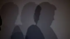 여성 그림자