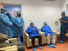 খালেদা জিয়াকে দেখতে হাসপাতালে মুহাম্মদ ইউনূস