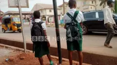 Foto na-egosi ụmụakwụkwọ nwaanyị