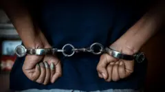 ஒடிஷா: ராணுவ அதிகாரியும், வருங்கால மனைவியும் போலீசாரால் துன்புறுத்தப்பட்டார்களா? என்ன நடந்தது?