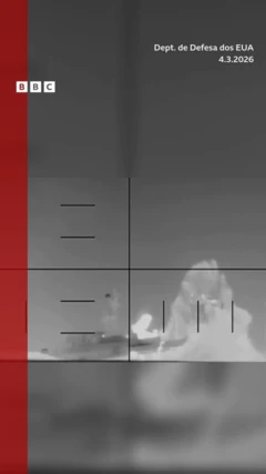 Míssil atinge navio