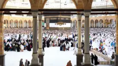 Musliimonni Kaabaatti naanna'uun sirna Tawaaf raawwatu