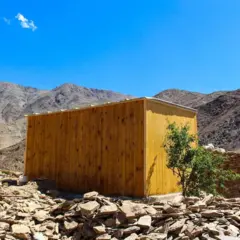 صورة لنموذج بيت خشبي الذي استفاد منه سكان بعض المناطق المتضررة من الزلزال