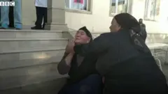 ыйлап жаткан аял