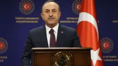 Dışişleri Bakanı Mevlüt Çavuşoğlu, Fransa Cumhurbaşkanı Emmanuel Macron’un Libya’daki politikasıyla ilgili dürüst davranmadığını söyledi.