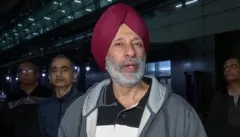 यमन से लौटे पूर्व नौसेना अधिकारी
