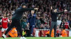 Leenjisaa liiverpuul, Yargan Kilooppii fi leenjisaa Arsenaal, Maayikil Arteettaa