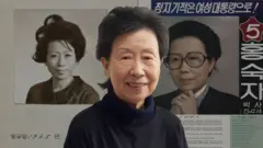 홍숙자씨의 최근 사진 뒤로 외교관과 대통령 후보 당시 사진이 각각 놓여있다