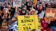 अमेरिकेत ट्रम्प यांच्याविरोधात आंदोलन 