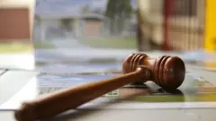 የፍርድ ቤት ውሳኔ ማሳለፊያ መዶሻ