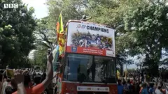 ආසියානු කුසලානය : අභිමානයේ සතුට විඳින්න මග දෙපස ජන ගඟක්
