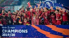 فاز ليفربول بالدوري الممتاز ودوري الأبطال وكأس العالم للأندية في الأشهر الـ 13 الماضية