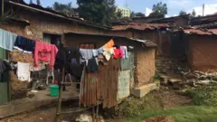 Abatuye muri aka gace bavuga ko baraye batewe n'abashinzwe umutekano bo mu Inkeragutabara