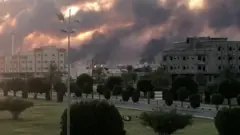 الدخان يتصاعد من منشأة بقيق