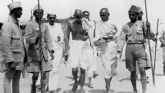 మహాత్మా గాంధీ అరెస్ట్