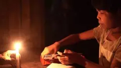 မီတာ မဆောင်တဲ့အိမ်တွေ မီးဖြတ်ခံရ