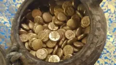 தங்க நாணயம்
