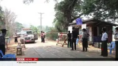 အဝေးပြေးလမ်းက ဂိတ်တွေထားပြီး ငွေနဲ့ ပစ္စည်းတွေ ကောက်ခံနေ