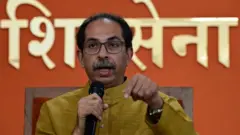 होय! शिवसैनिक, राष्ट्रवादी, काँग्रेसला मतदान करणार- उद्धव ठाकरे