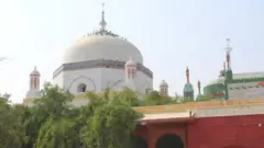 اڈیرو لال