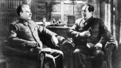 Josef Stalin et Mao Zedong.