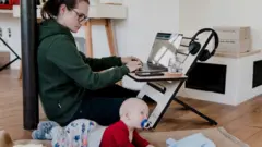 робота і батьківство