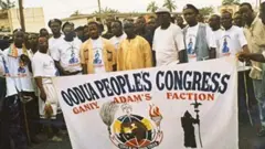Awọn ọmọ ẹgbẹ OPC gbe asọ idamọ wọn lọwọ