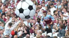 west ham taraftarları