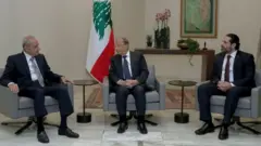 ميشال عون يناقش مع سعد الحريري ونبيه بري تشكيل حكومة جديدة لمواهة الفساد وإنهاء الأزمة السياسية والاقتصادية