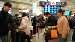 農曆新年過「年關」　為什麼一些中國青年人抗拒回家團圓？