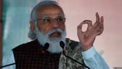 வேளாண் சட்டங்கள்: மோதி அரசு மண்டியிட்டதா அல்லது இது ஒரு வியூகமா?
