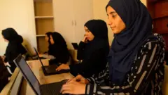 كيف يمكن أن يقودك حسابك على تويتر إلى وظيفة العمر؟