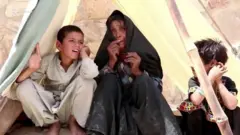 ادامه جنگ میان نیروهای امنیتی افغانستان و طالبان؛ ۸۰ هزار کودک آواره شده‌اند